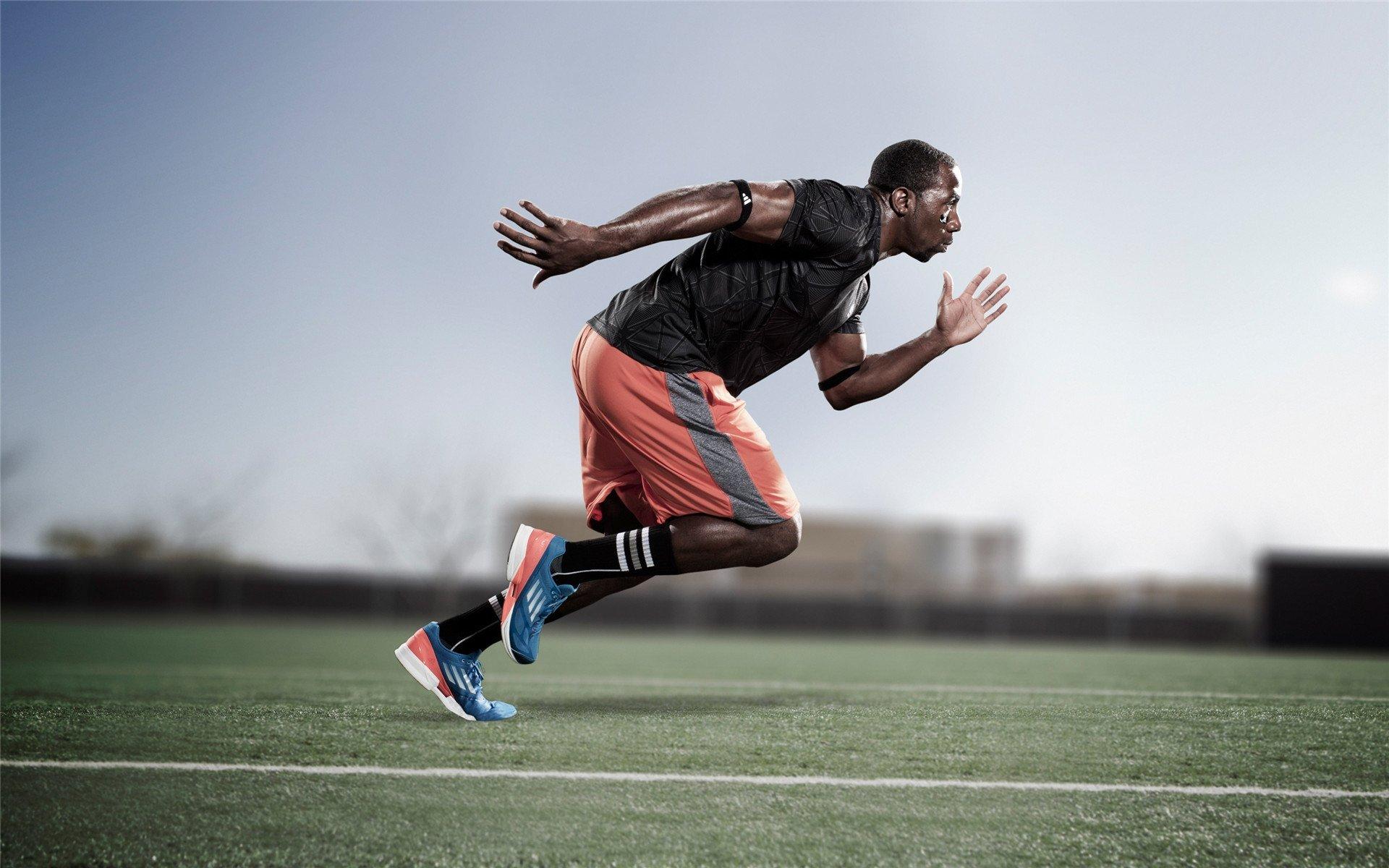 虚拟赛道与现实跑车同步落幕？凯尔-沃克FC26能力值遭大幅削弱引热议